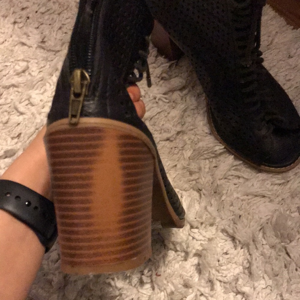 Black booties - Picture 3 of 9